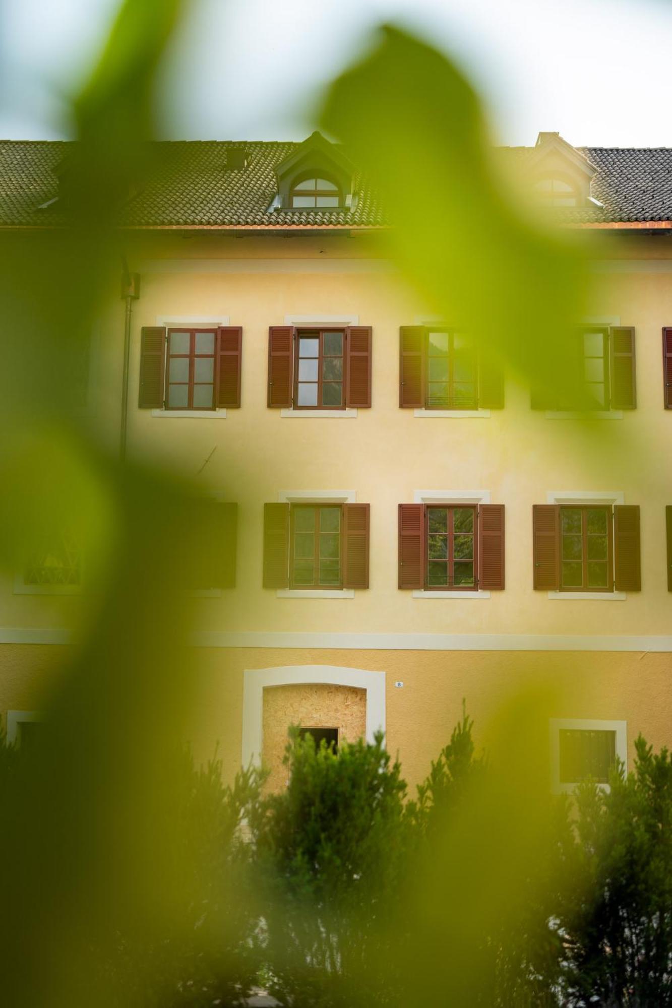Castel Sallegg Suites Adults Only Caldaro Exteriör bild