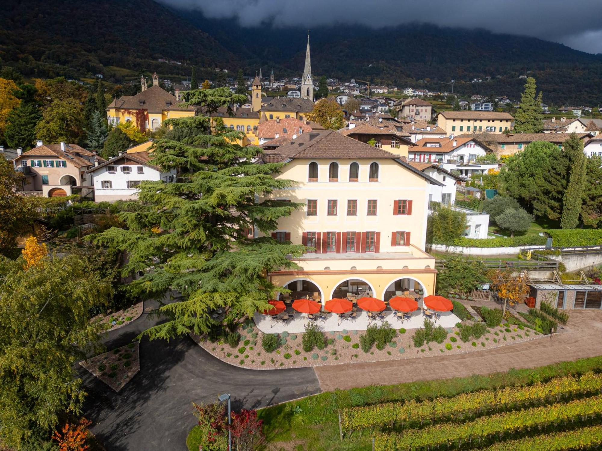 Castel Sallegg Suites Adults Only Caldaro Exteriör bild