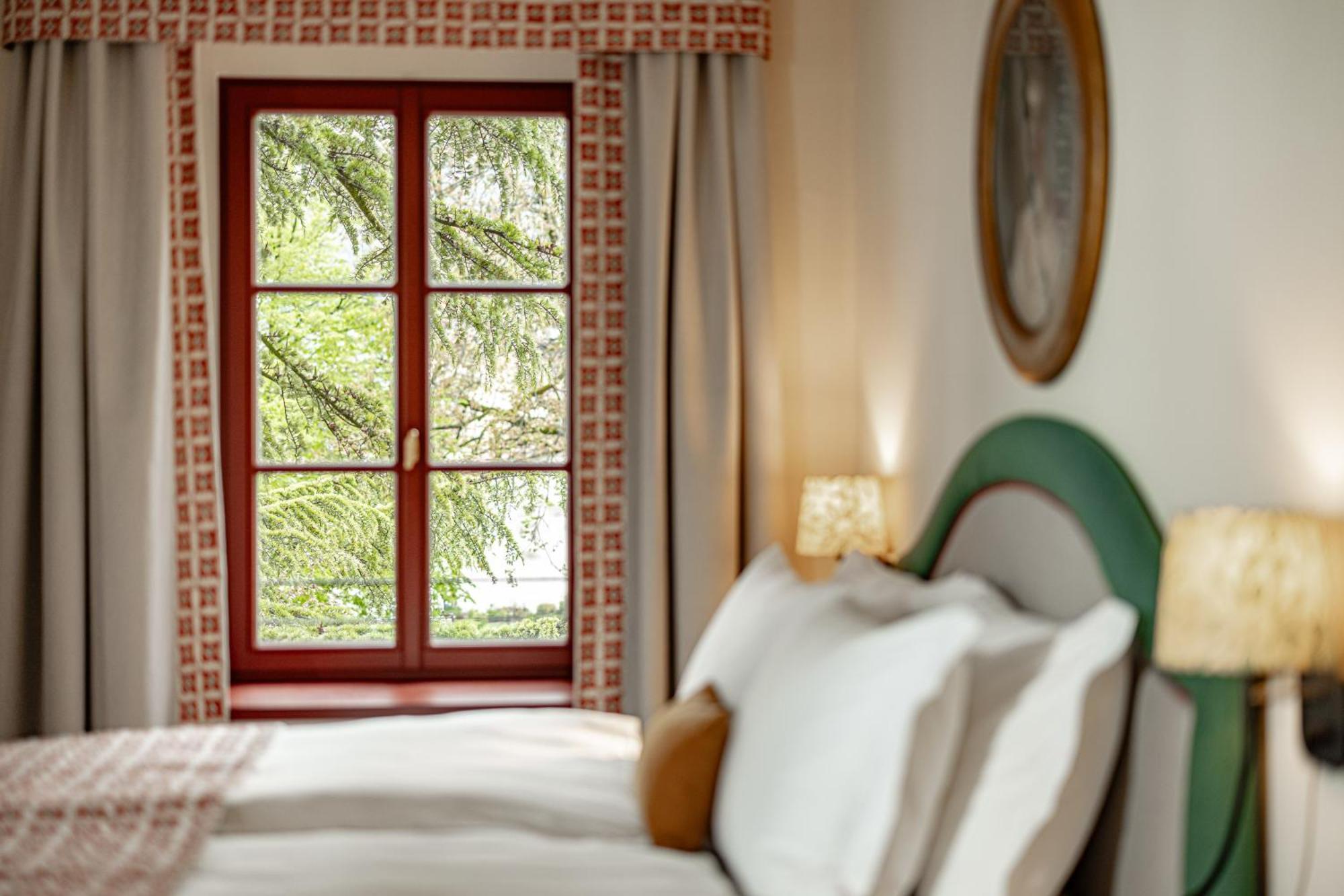 Castel Sallegg Suites Adults Only Caldaro Exteriör bild