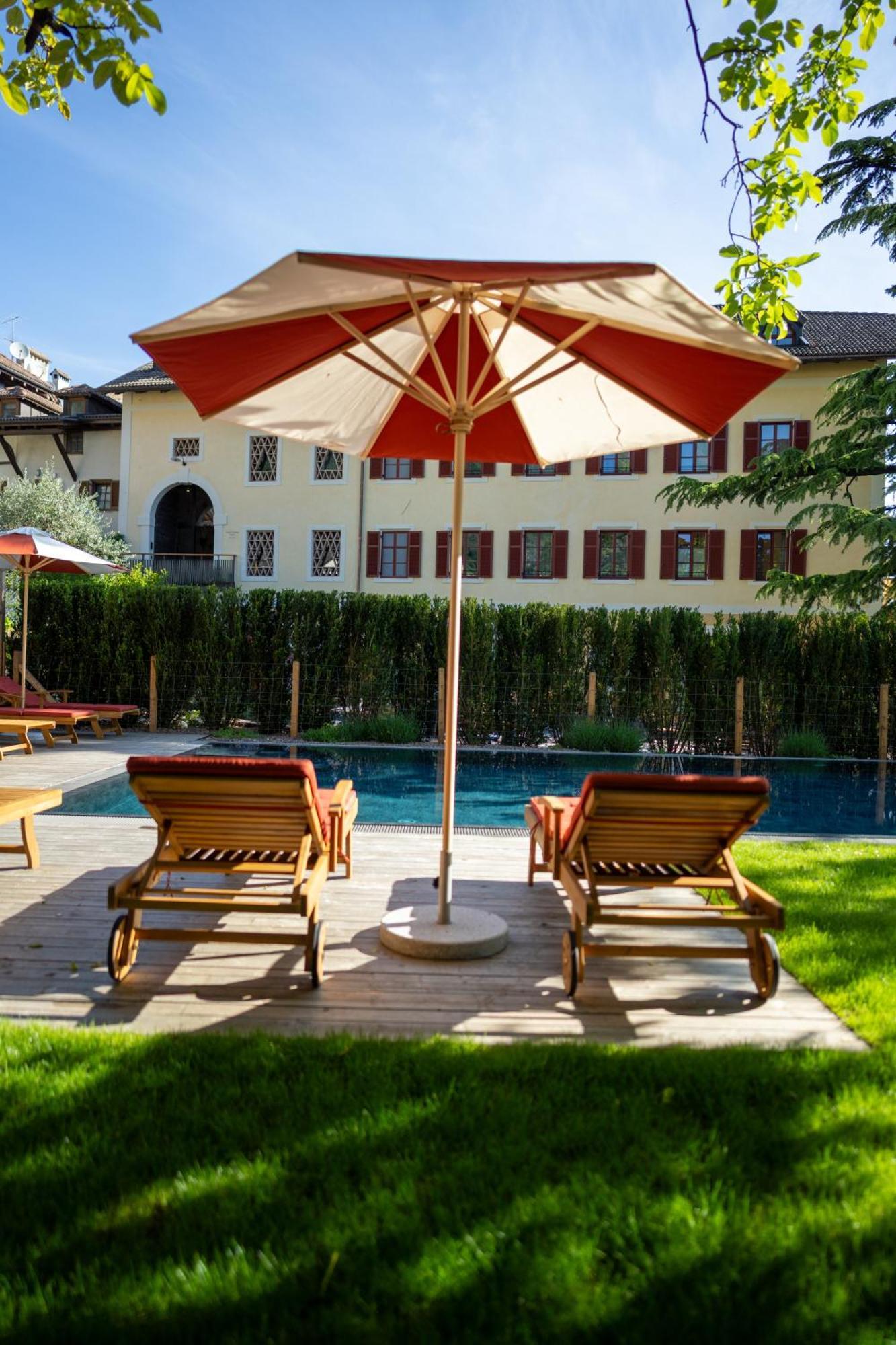 Castel Sallegg Suites Adults Only Caldaro Exteriör bild